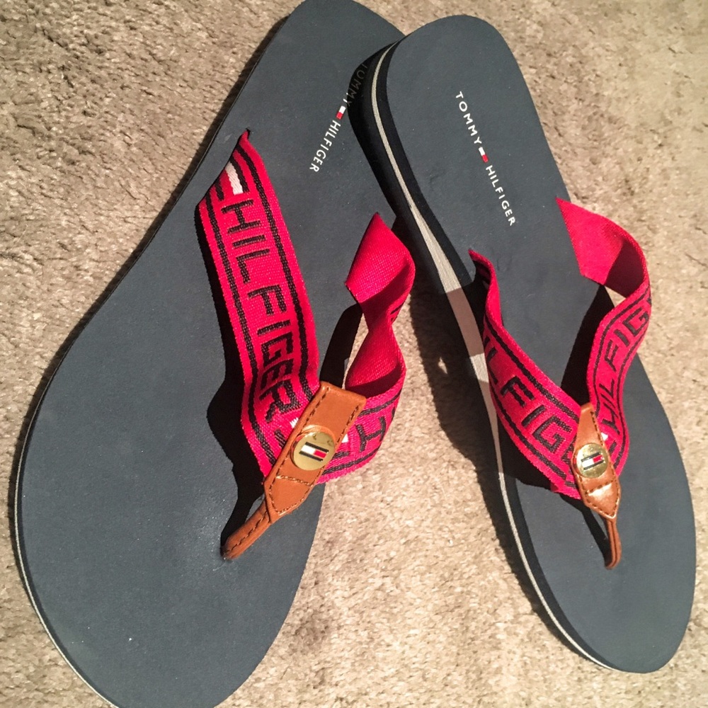 NWOT Tommy Hilfiger Flip Flop Sandals NWOT